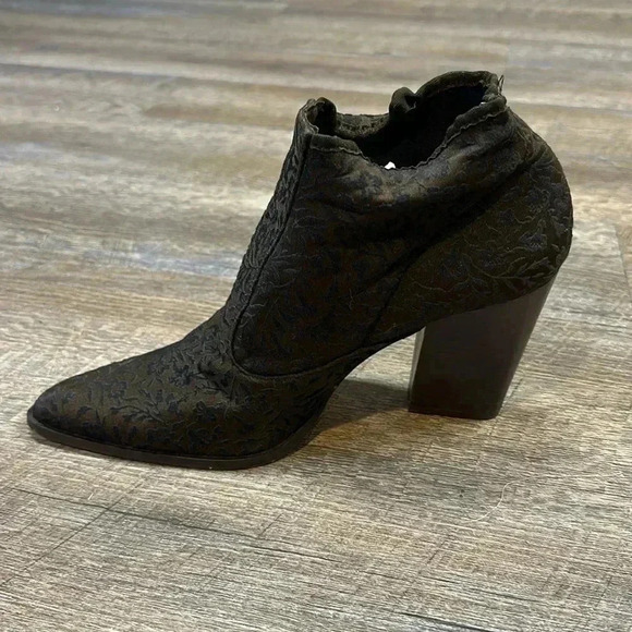 DAVID AARON FLORAL PATTERN BOOTIES - Picture 1 of 5